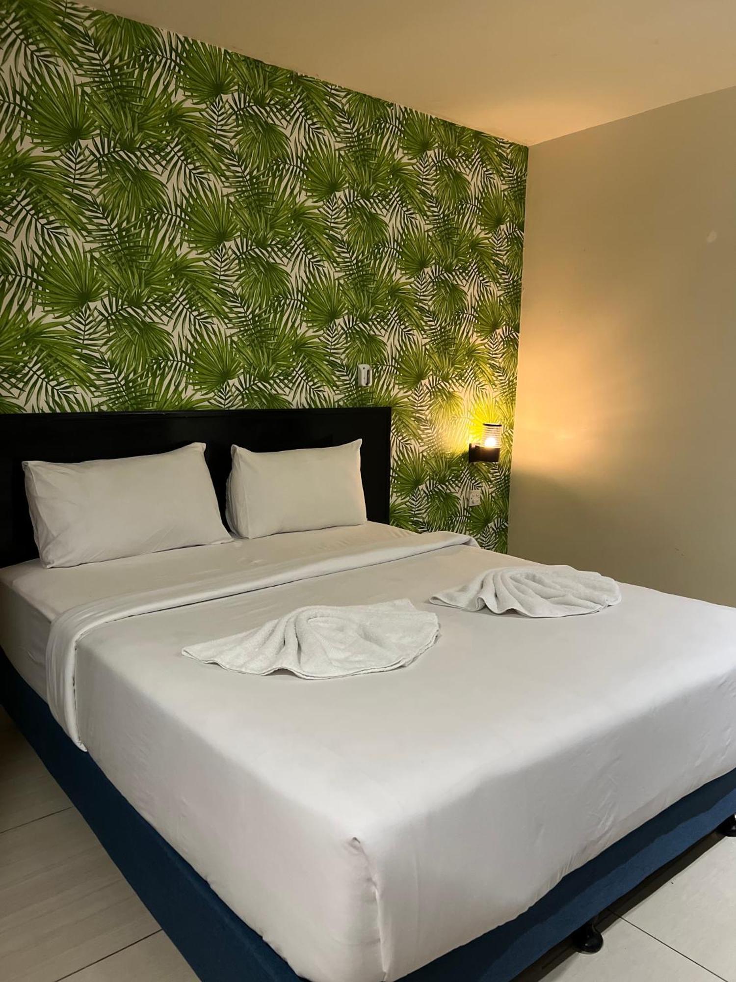 Hotel Sri Sutra Petaling Jaya Buitenkant foto